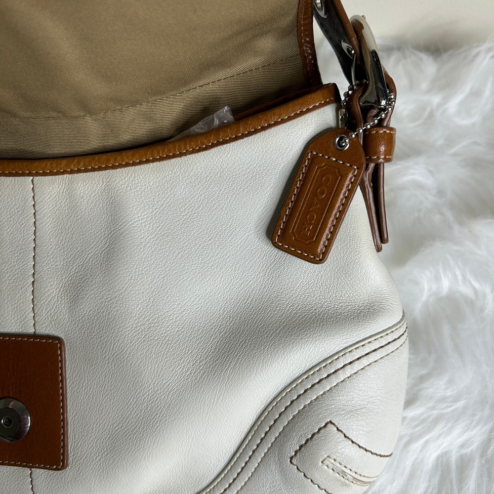 Coach Soho White Pebbled Leather Shoulder Bag Excellent - Picture 6 of 10